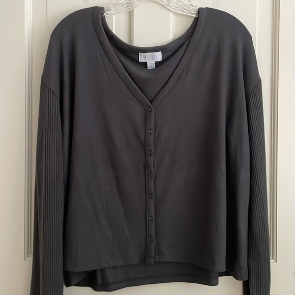NWOT GAP Gray Softspun Ribbed Cropped Cardigan Sweater - Picture 2 of 4